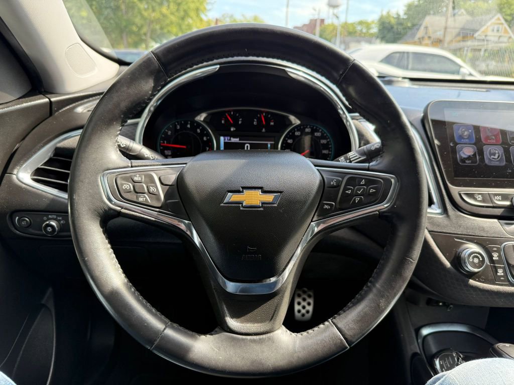 Used 2017 Chevrolet Malibu LT image 20