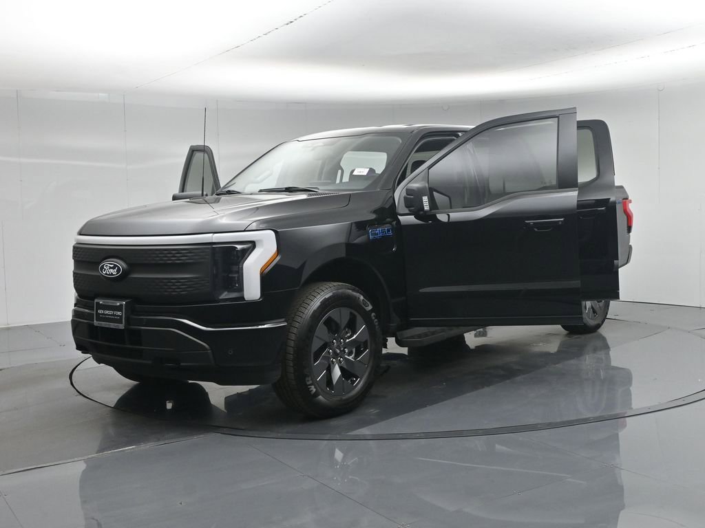 New 2025 Ford F150 Lightning Flash AWD/4WD image 31