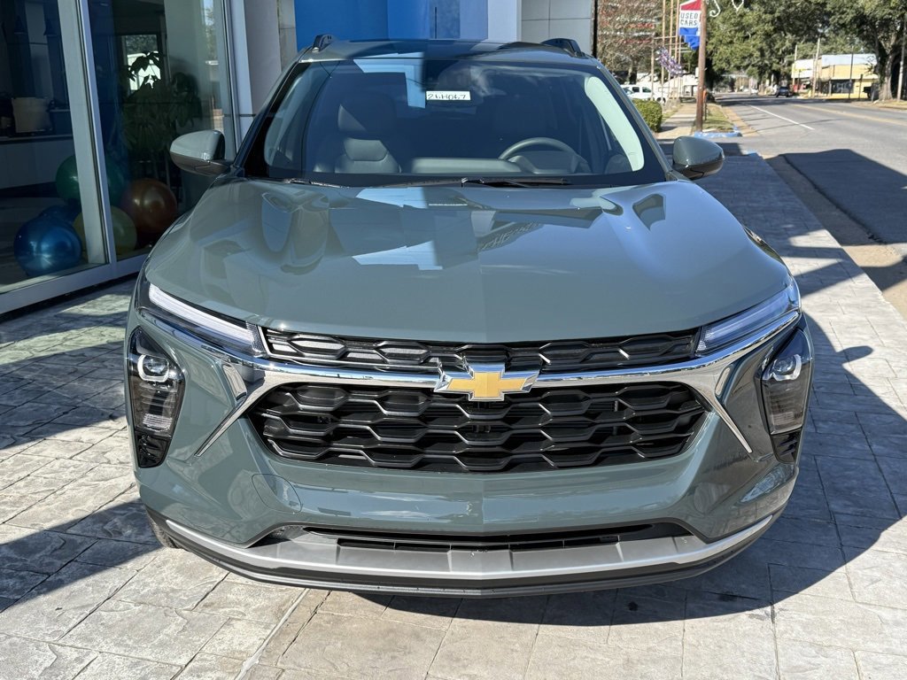 New 2026 Chevrolet Trax LT w/ Sunroof Package image 6