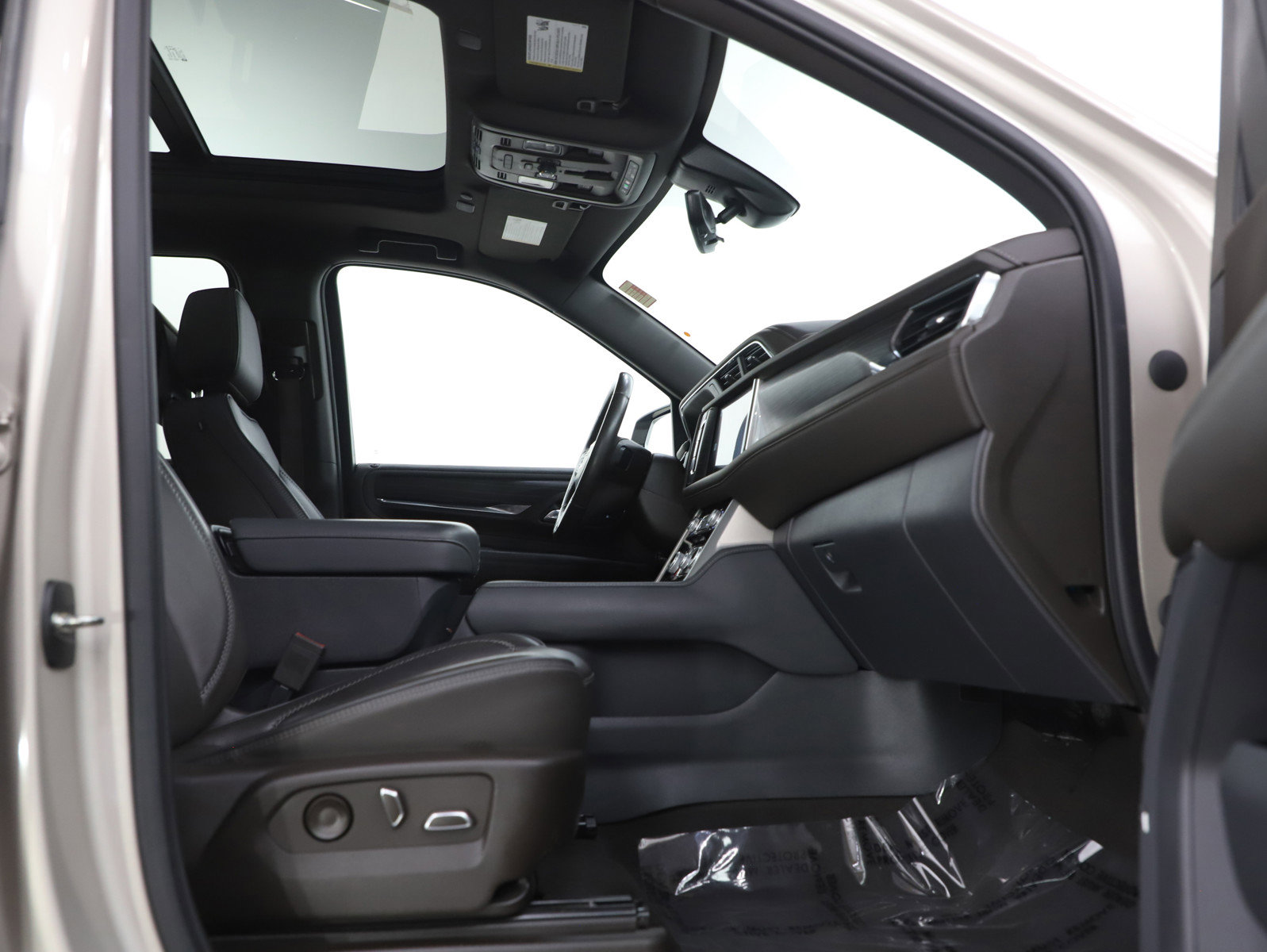 Used 2022 GMC Yukon XL Denali w/ Denali Ultimate Package image 11