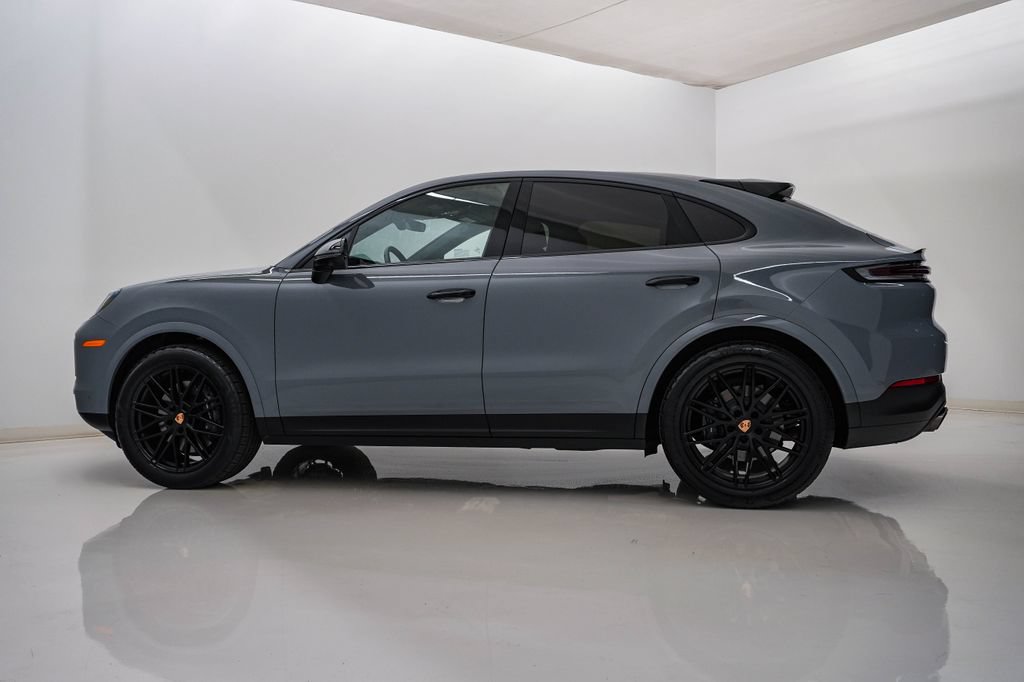 Certified 2026 Porsche Cayenne Coupe AWD/4WD image 2
