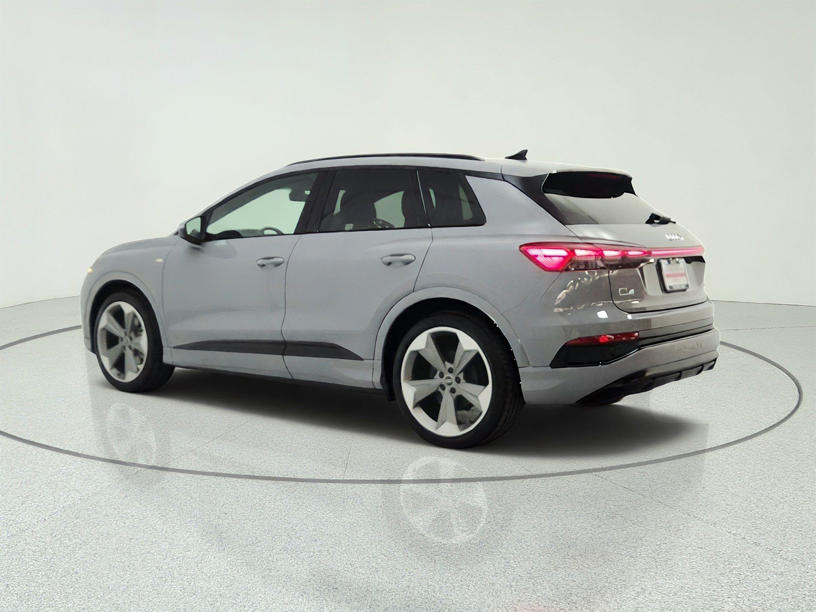 Used 2025 Audi Q4 e-tron Premium Plus w/ Premium Plus AWD/4WD image 7