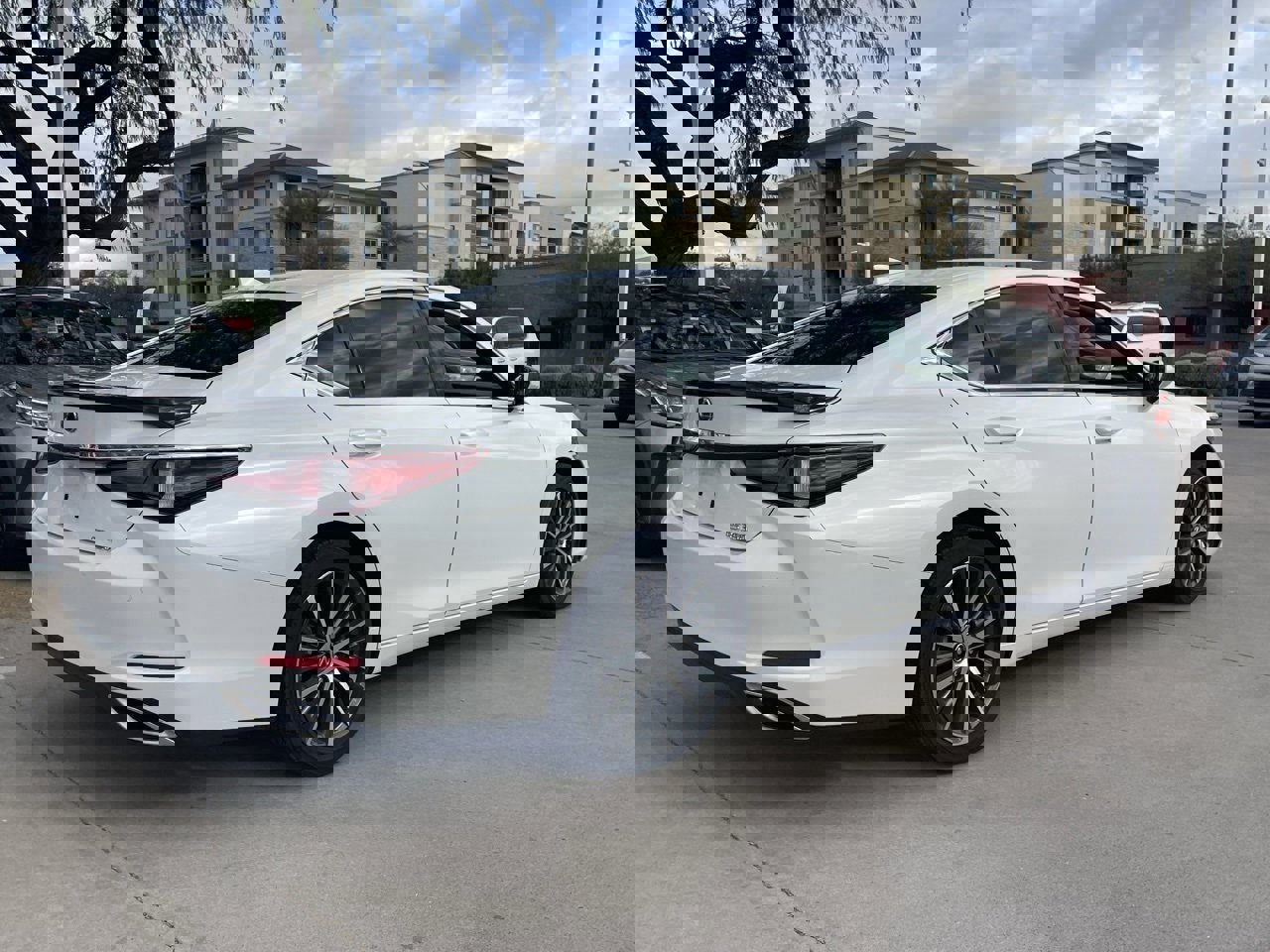 Used 2025 Lexus ES 350 w/ Premium Package image 2