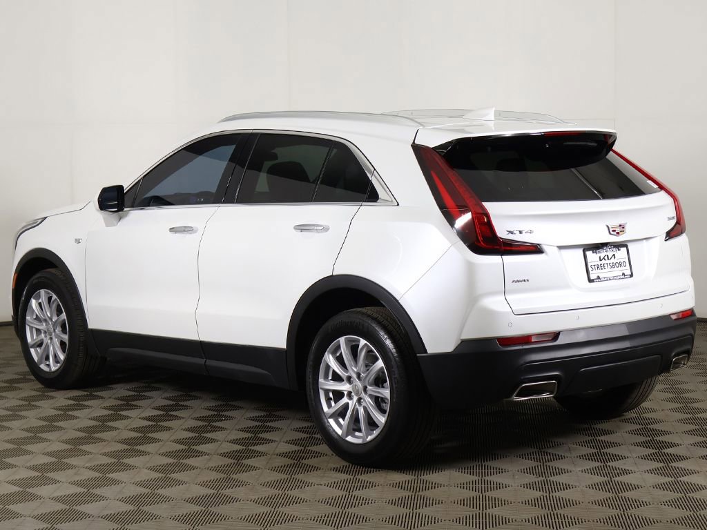 Used 2023 Cadillac XT4 Luxury w/ Cold Weather Package image 11