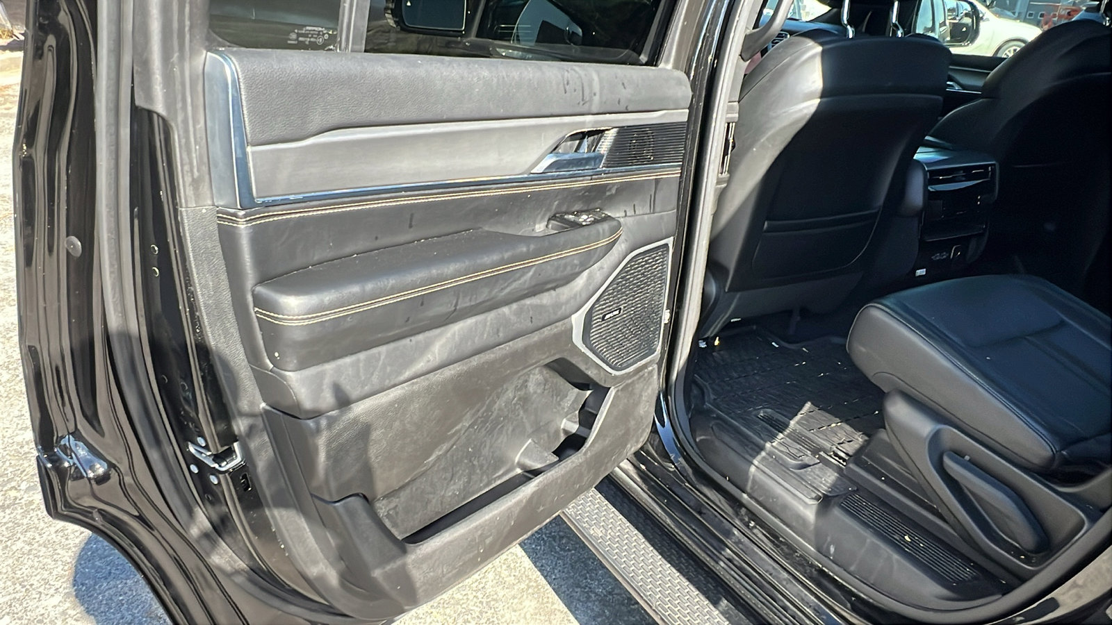 Used 2023 Jeep Wagoneer Series II image 24