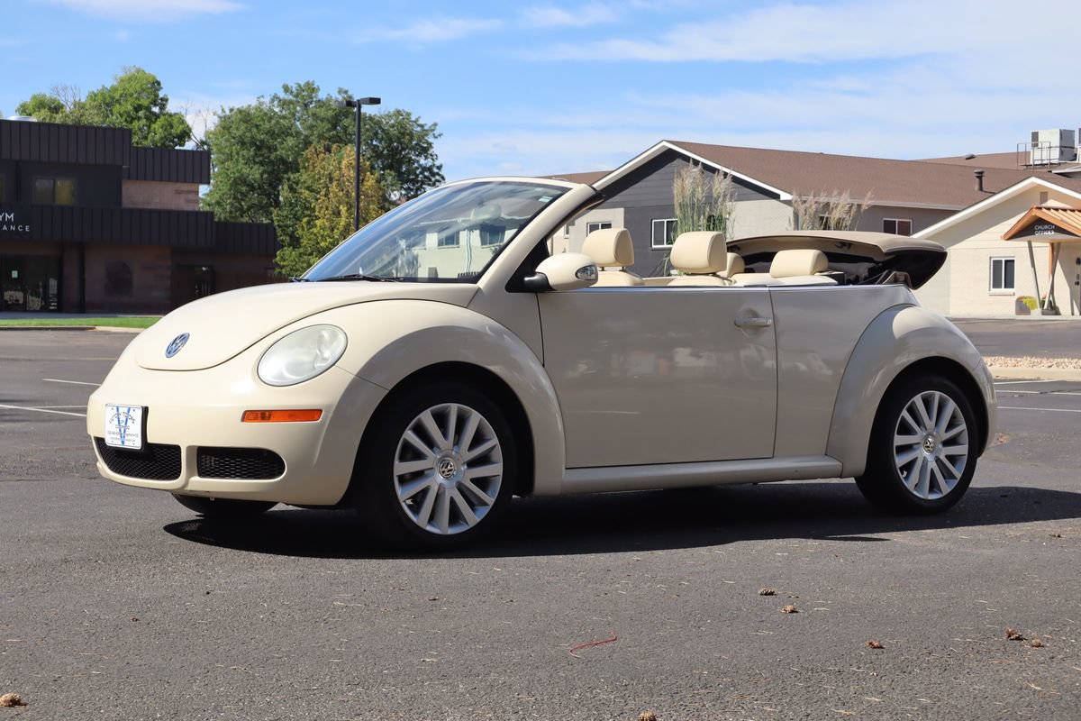 Used 2008 Volkswagen Beetle SE FWD image 11