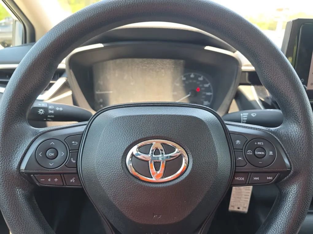 Used 2024 Toyota Corolla LE FWD image 16