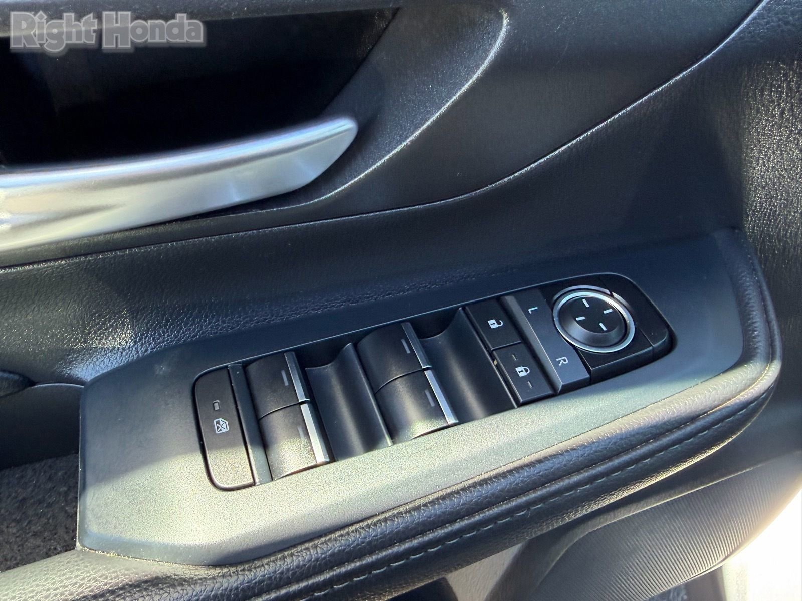 Used 2025 Toyota Grand Highlander AWD image 24