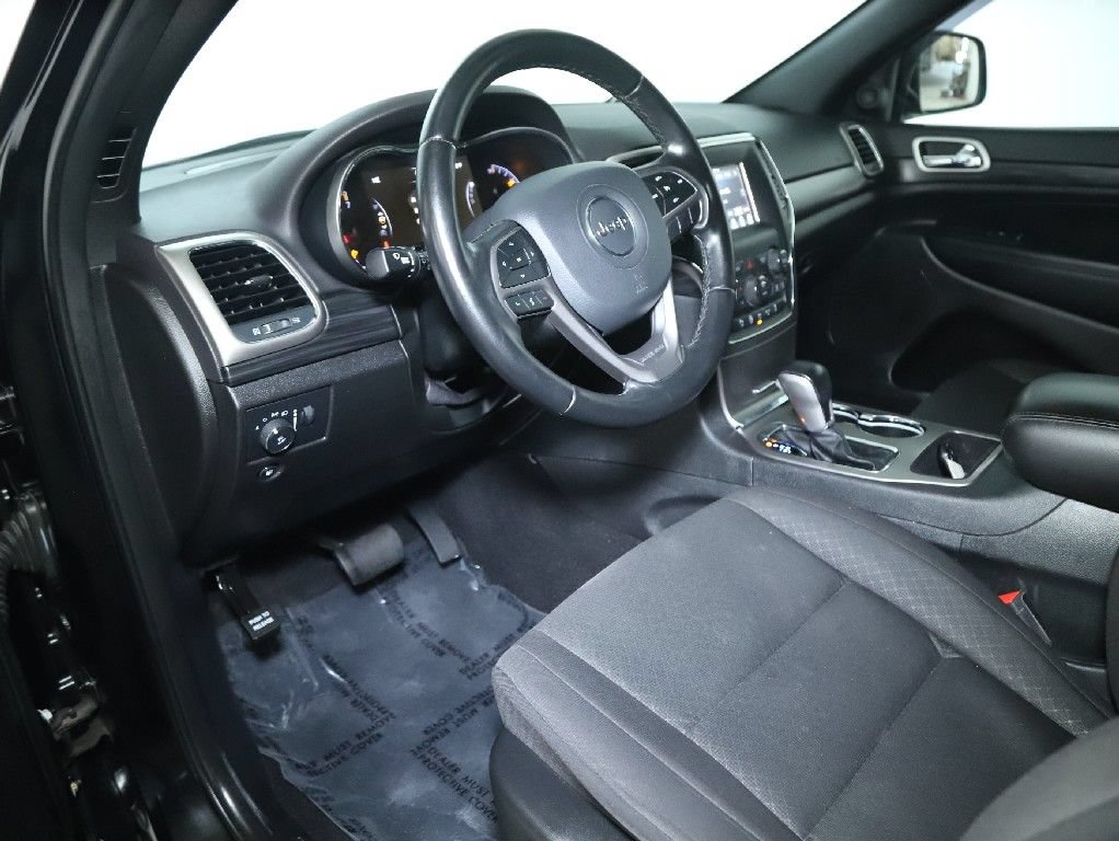 Used 2021 Jeep Grand Cherokee Laredo AWD/4WD image 17