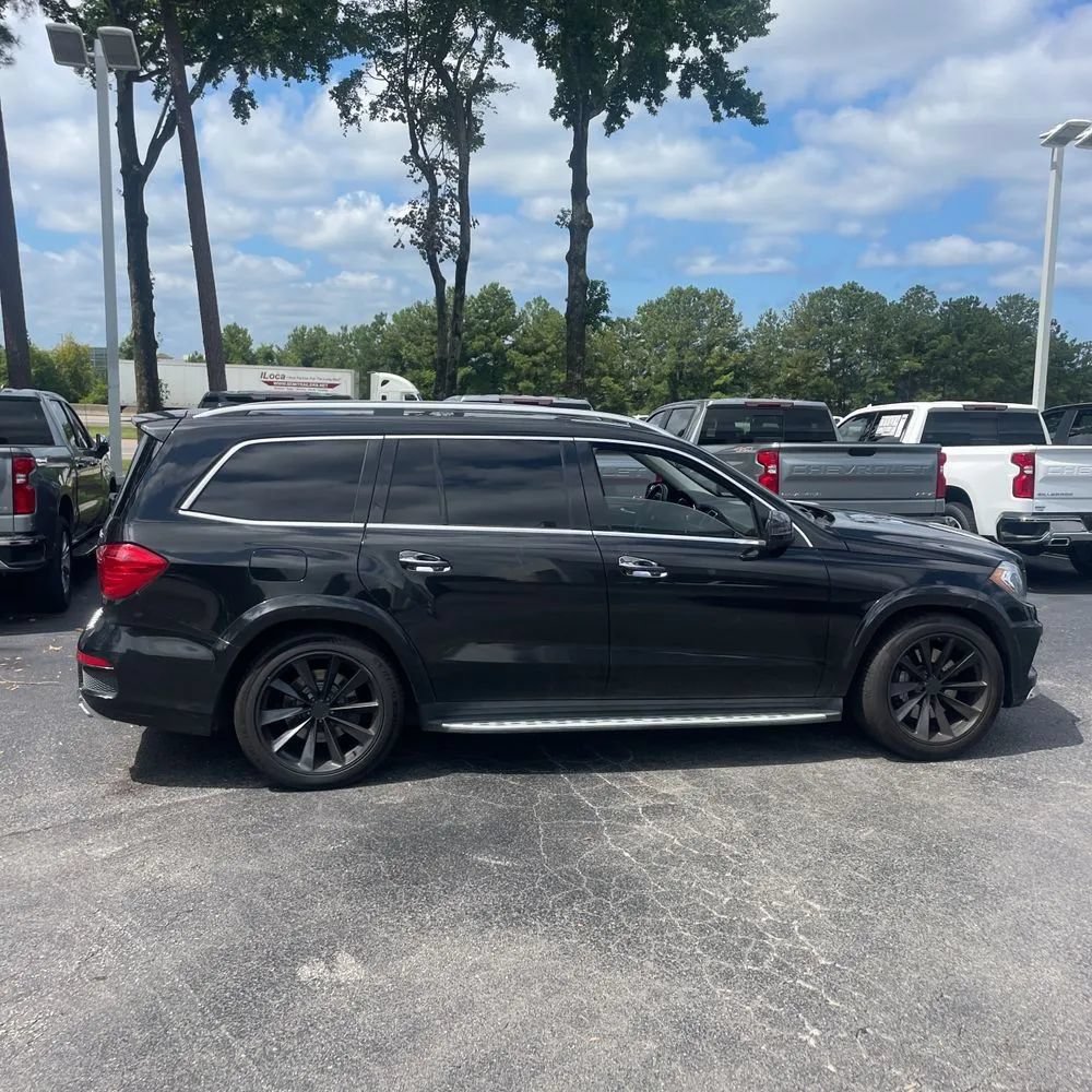 Used 2015 Mercedes-Benz GL 550 4MATIC image 9