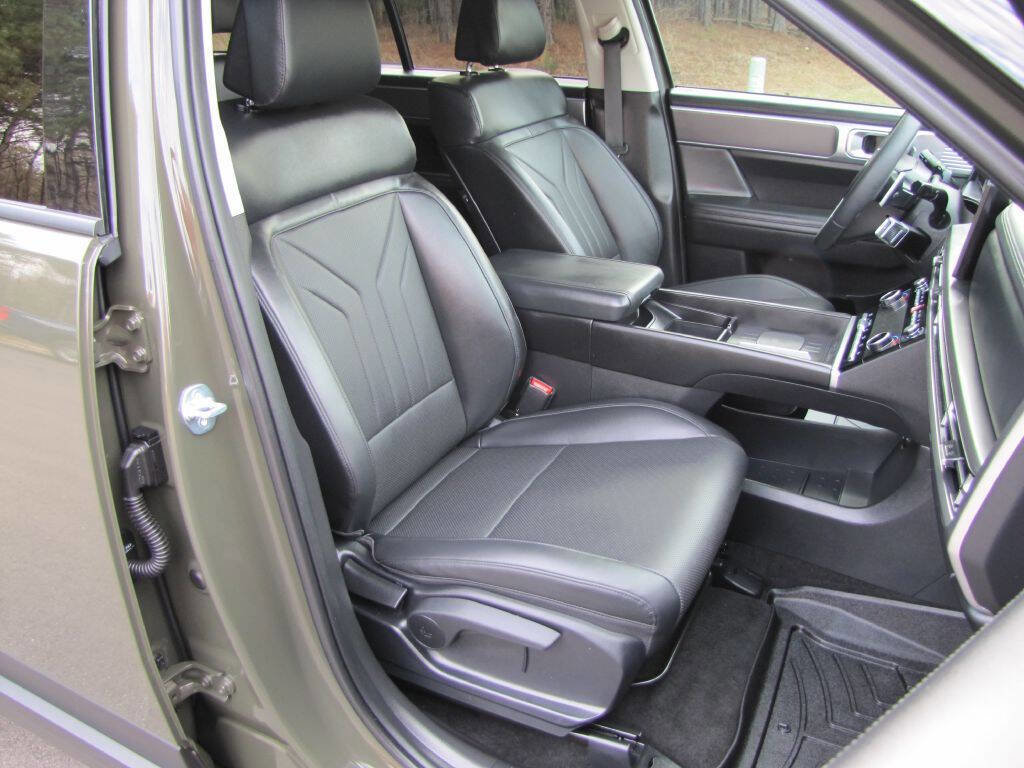 Used 2025 Hyundai Santa Fe SEL image 15