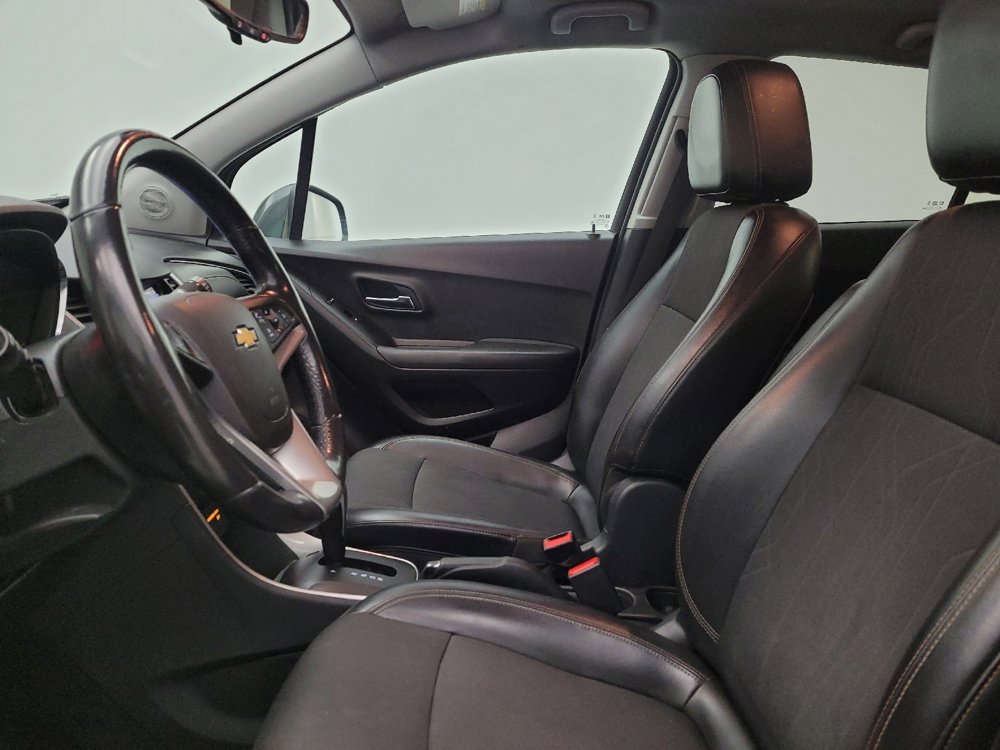 Used 2018 Chevrolet Trax LT w/ LT Convenience Package image 17