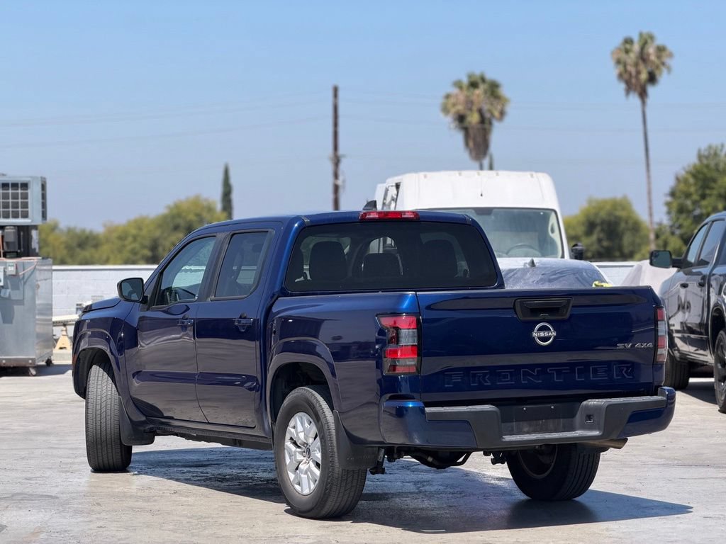 Used 2022 Nissan Frontier SV AWD/4WD image 2