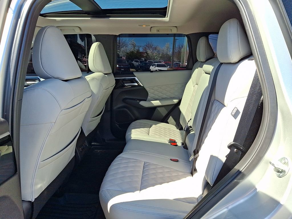 Used 2023 Mitsubishi Outlander SEL AWD/4WD image 10