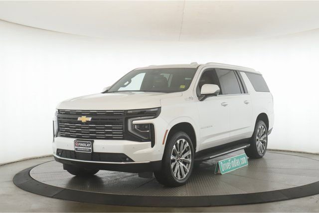 Used 2025 Chevrolet Suburban High Country AWD/4WD image 10