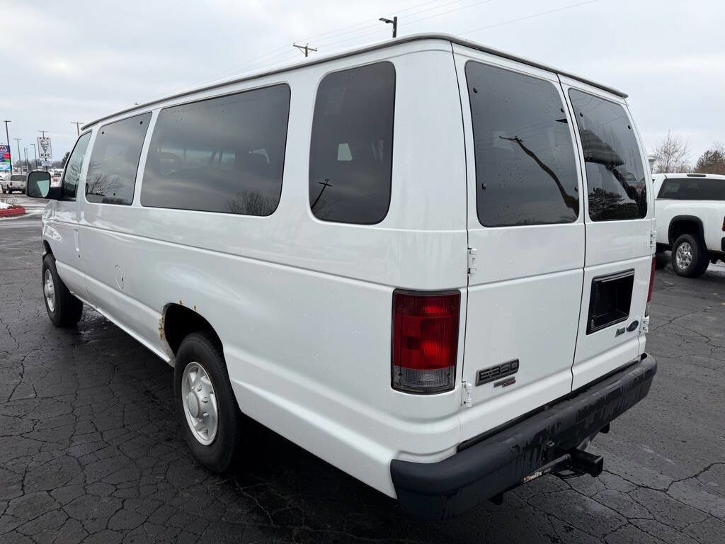 Used 2009 Ford E-350 and Econoline 350 Extended Wagon Super Duty image 7