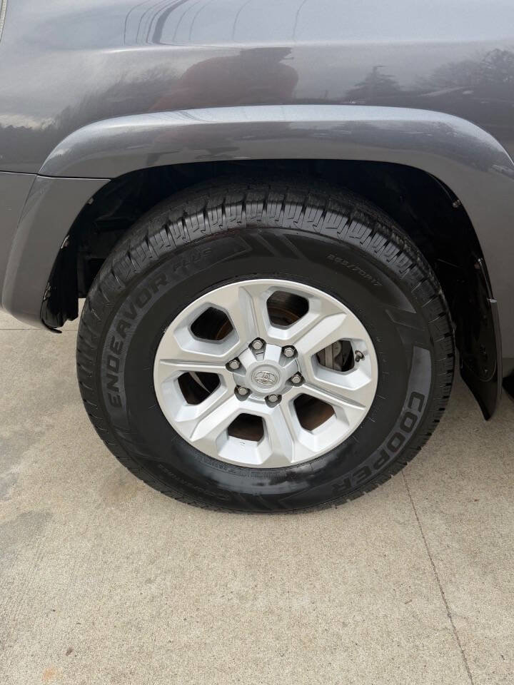 Used 2015 Toyota 4Runner SR5 image 8