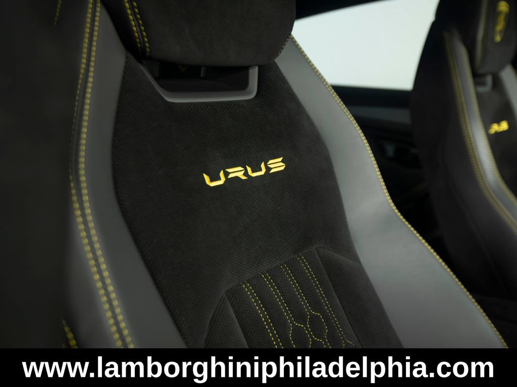 Used 2024 Lamborghini Urus Performante AWD/4WD image 36