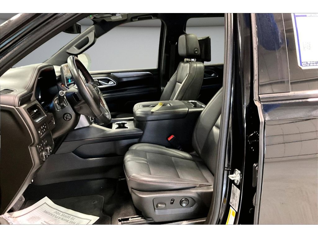 Used 2024 Chevrolet Suburban RST w/ Luxury Package AWD/4WD image 26