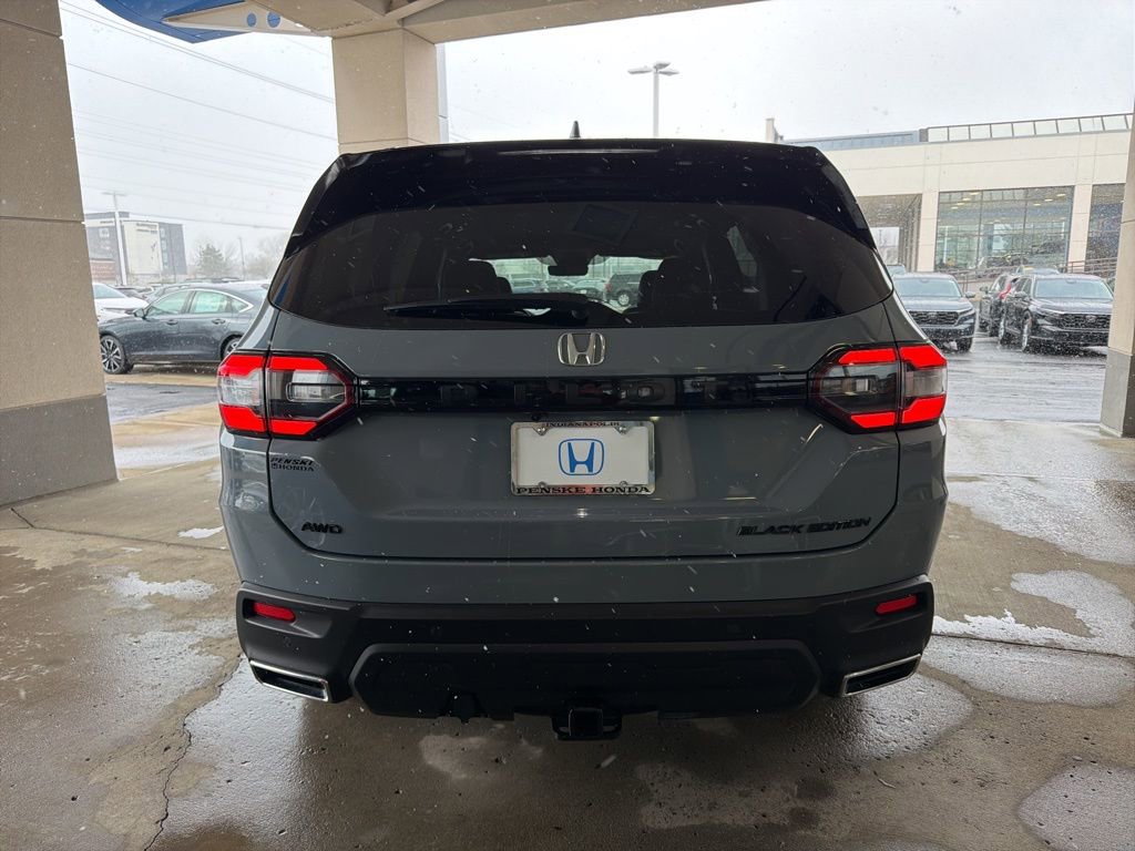 Certified 2025 Honda Pilot Black Edition image 4