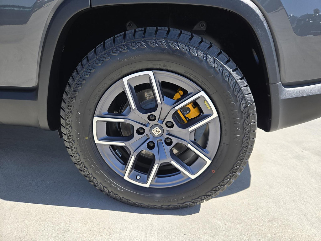Used 2023 Rivian R1S Adventure AWD/4WD image 26