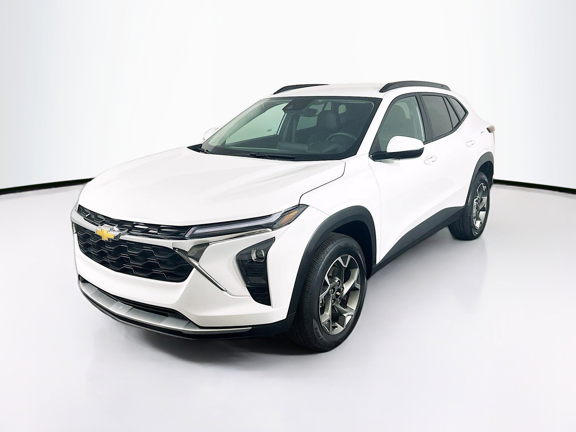 Used 2025 Chevrolet Trax LT w/ LT Convenience Package FWD image 3