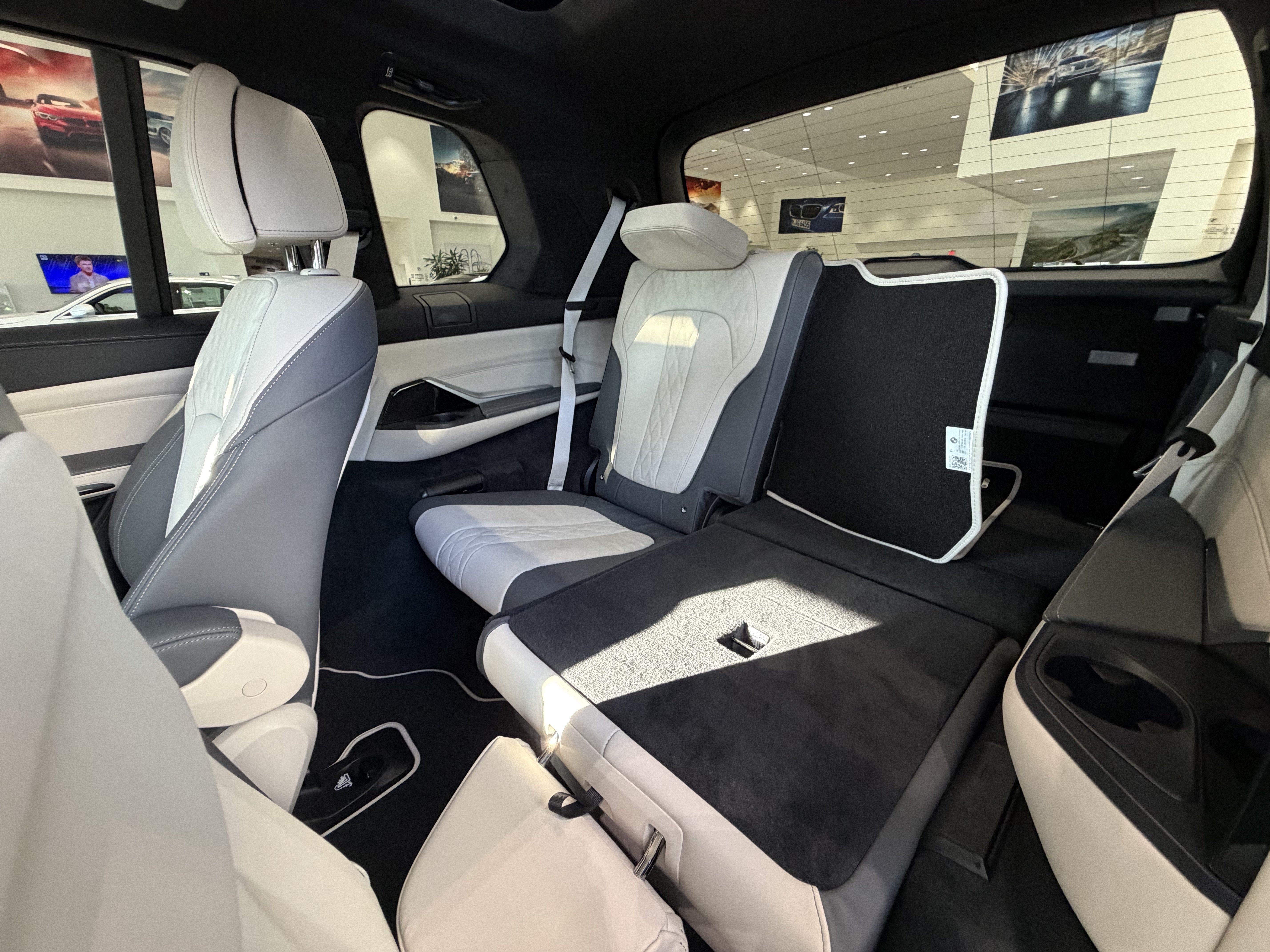 New 2026 BMW ALPINA XB7 AWD/4WD image 16