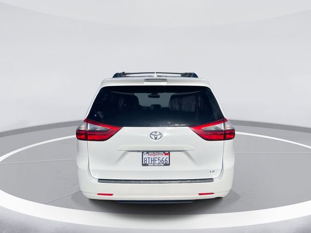 Used 2020 Toyota Sienna LE w/ Carpet Mat Package image 5