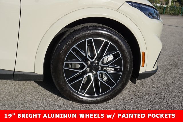 Used 2025 Ford Mustang Mach-E Premium image 18