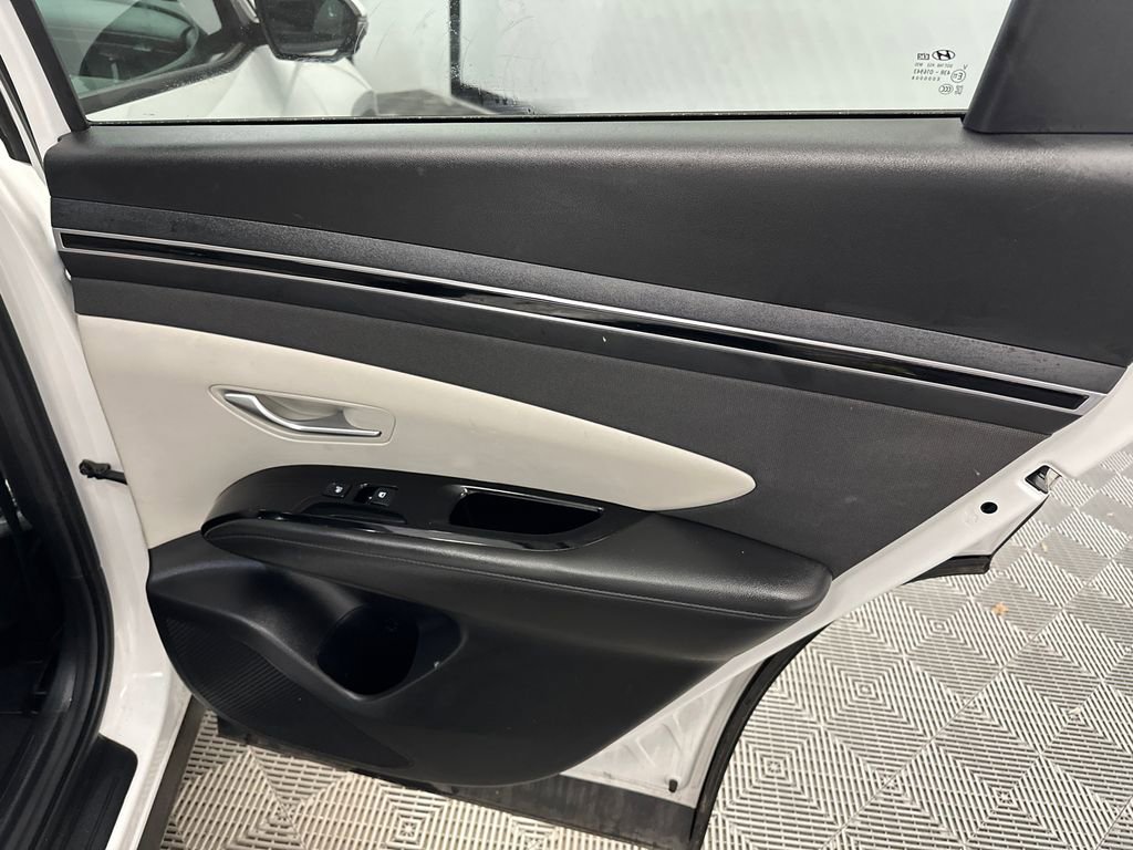 Used 2023 Hyundai Tucson Limited w/ Cargo Package FWD image 18