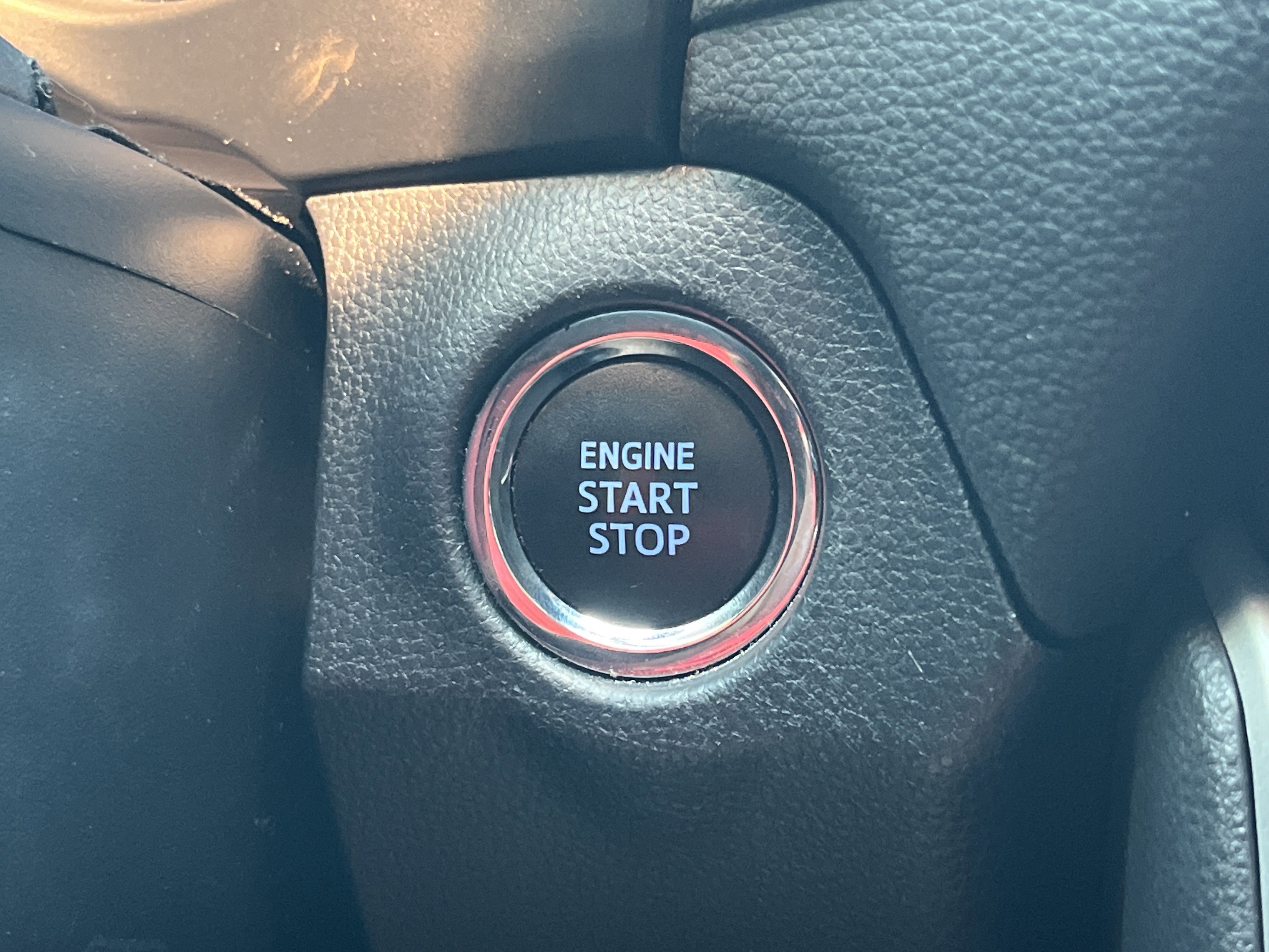 Used 2020 Toyota RAV4 XLE FWD image 10