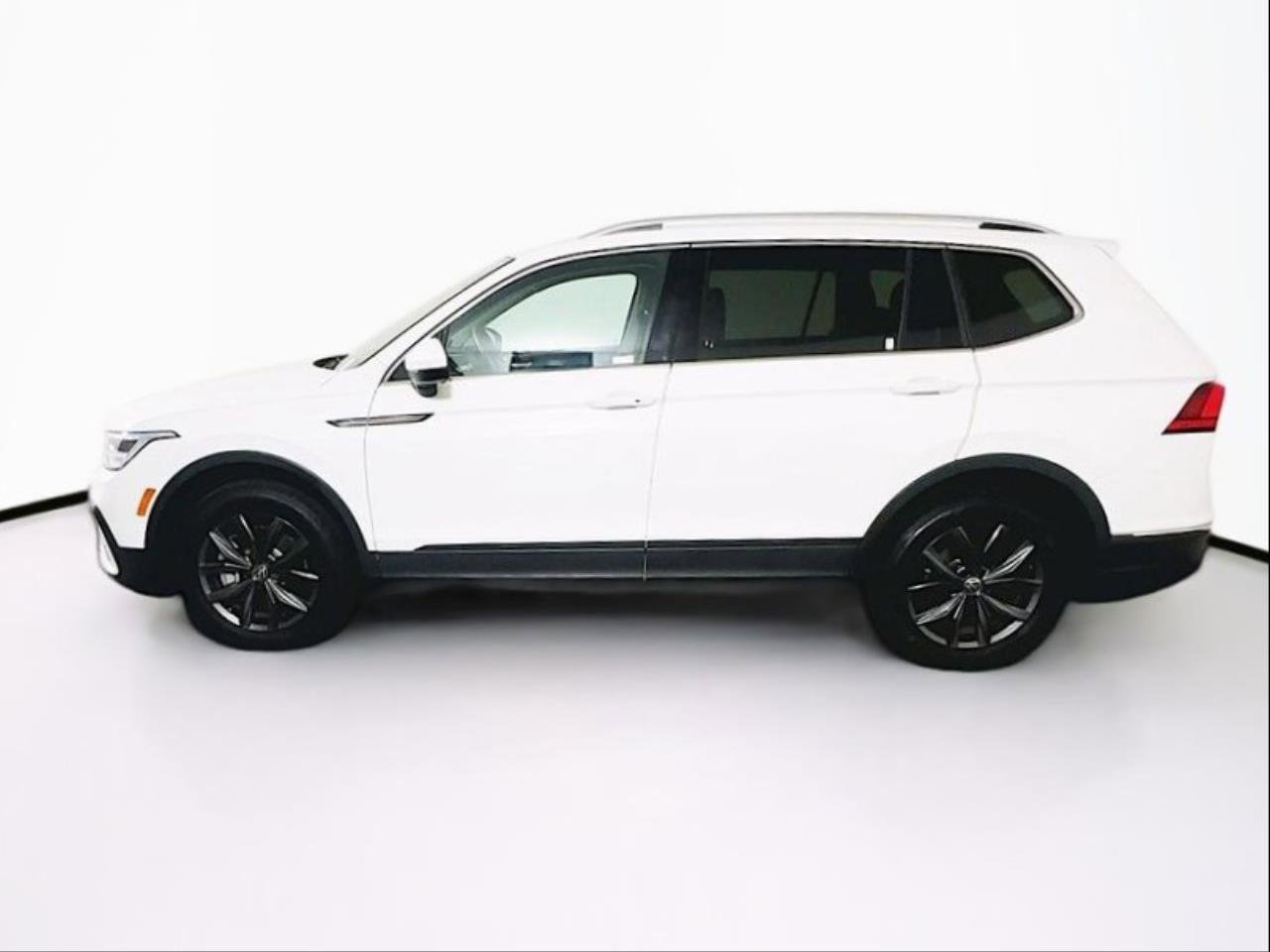 Used 2022 Volkswagen Tiguan SE image 4