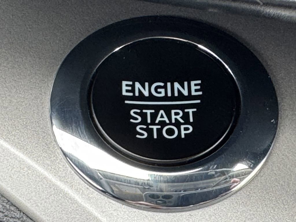 Used 2023 Ford Explorer XLT image 22