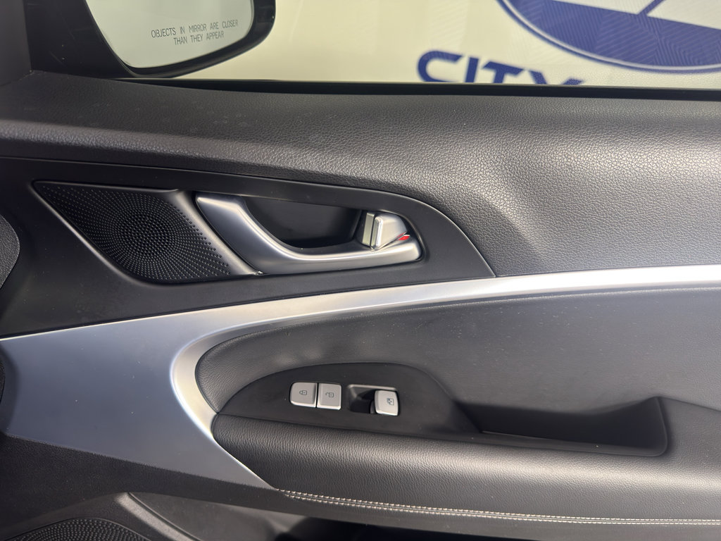 Used 2023 Genesis G70 2.0T RWD image 40