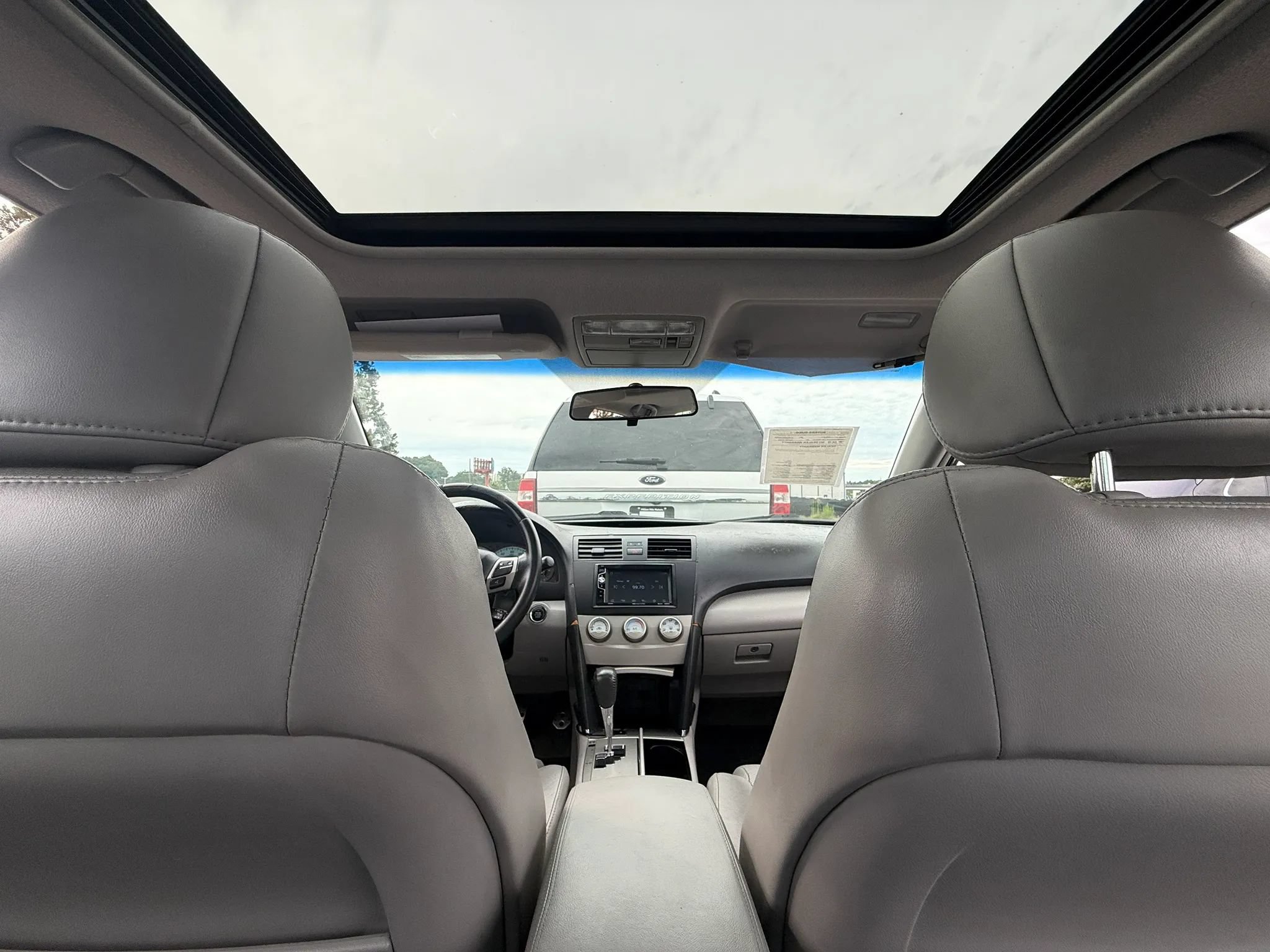 Used 2010 Toyota Camry SE FWD image 23