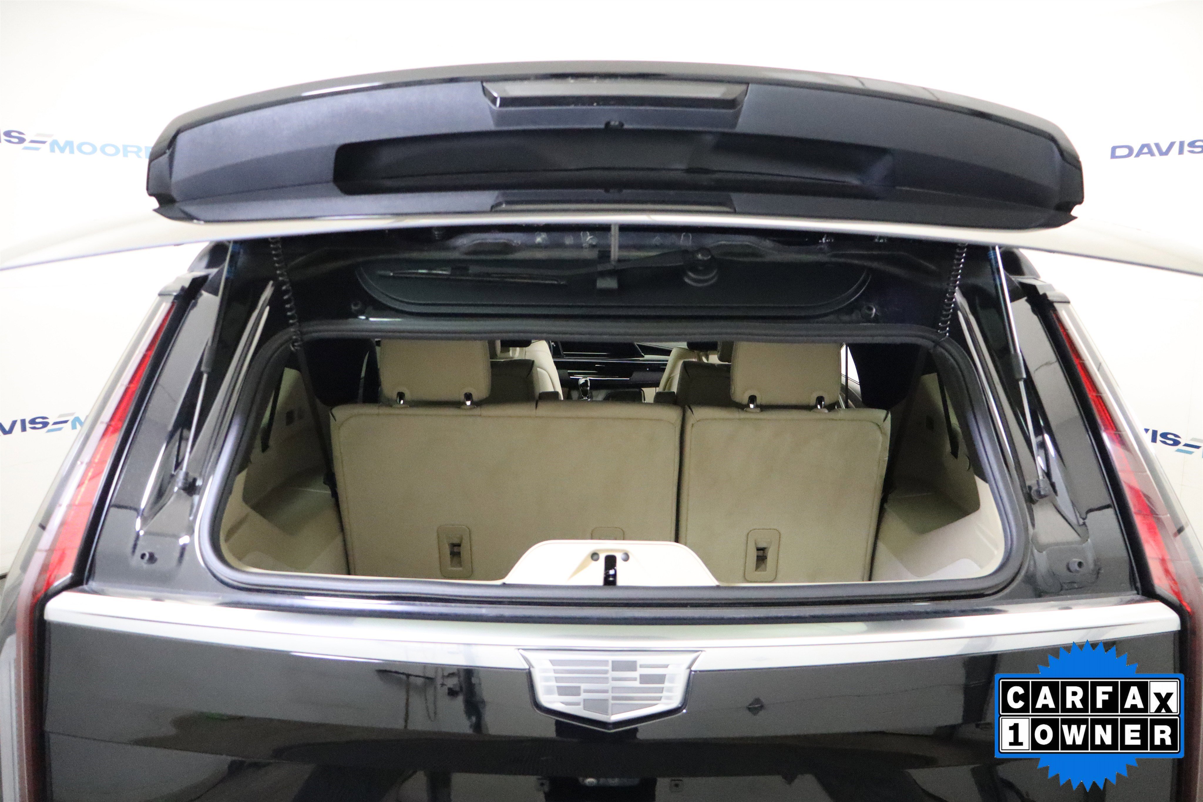 Used 2023 Cadillac Escalade ESV Premium Luxury w/ LPO, Radiant Package image 9