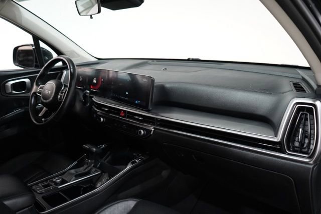 Used 2024 Kia Sorento S image 18