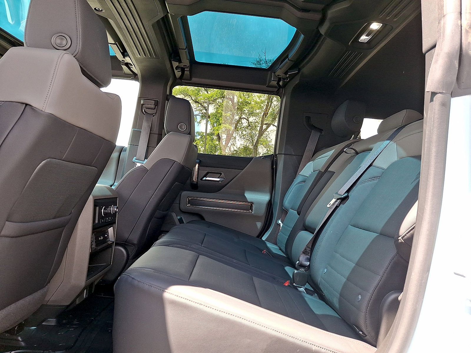 New 2025 GMC Hummer EV 2X AWD/4WD image 13