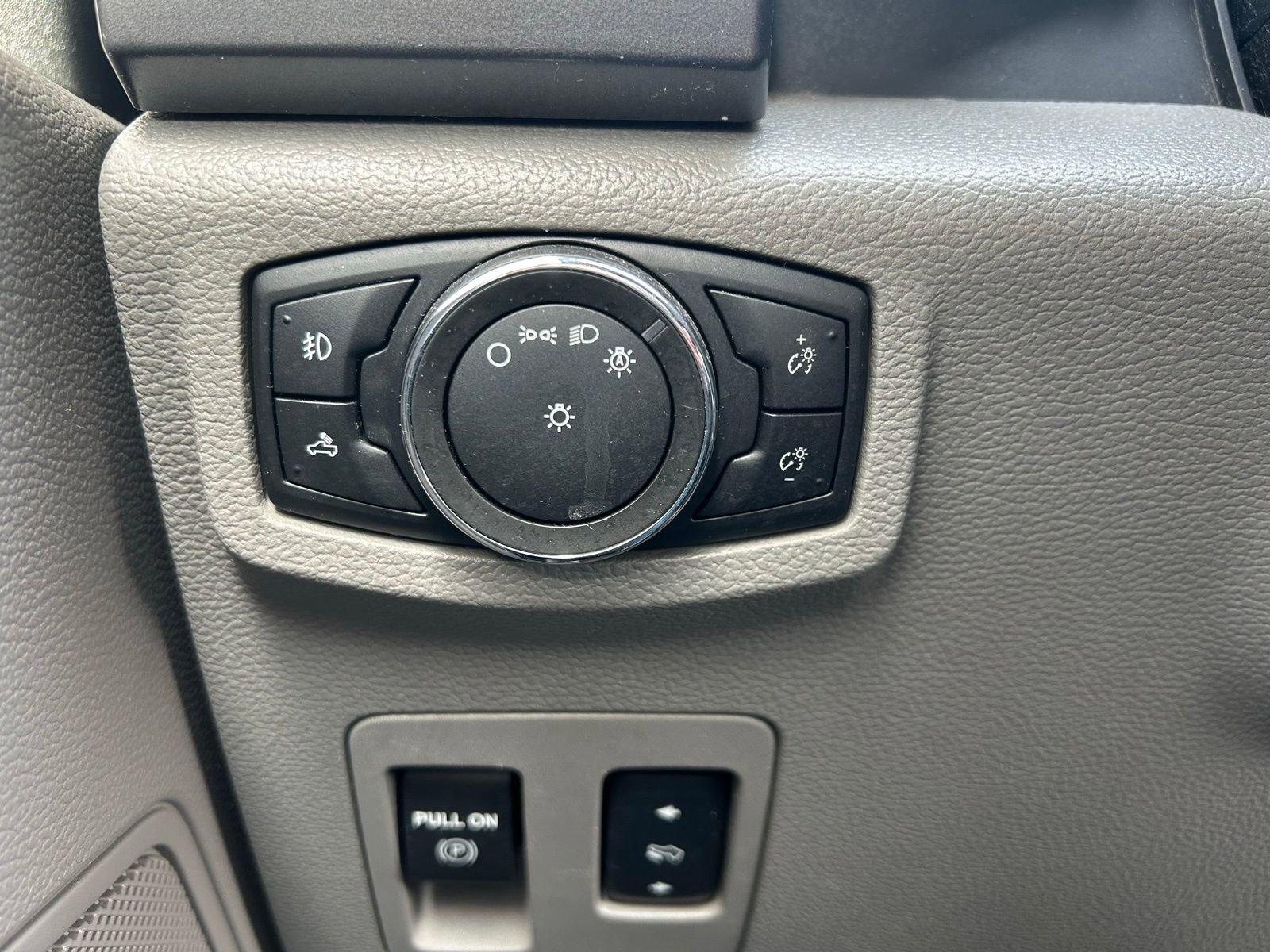 Used 2017 Ford F150 XLT w/ Equipment Group 302A Luxury image 15