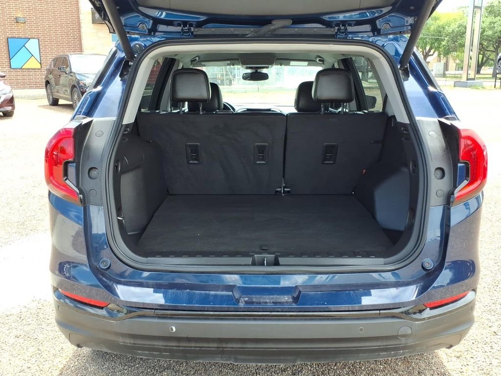 Certified 2023 GMC Terrain SLT w/ Tech Package FWD image 14