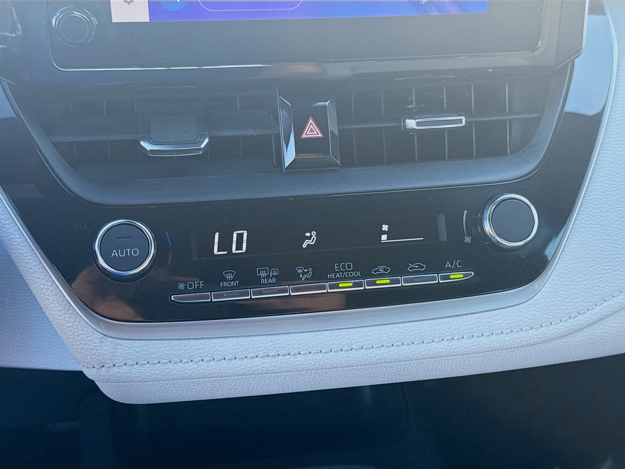 Used 2023 Toyota Corolla SE image 12