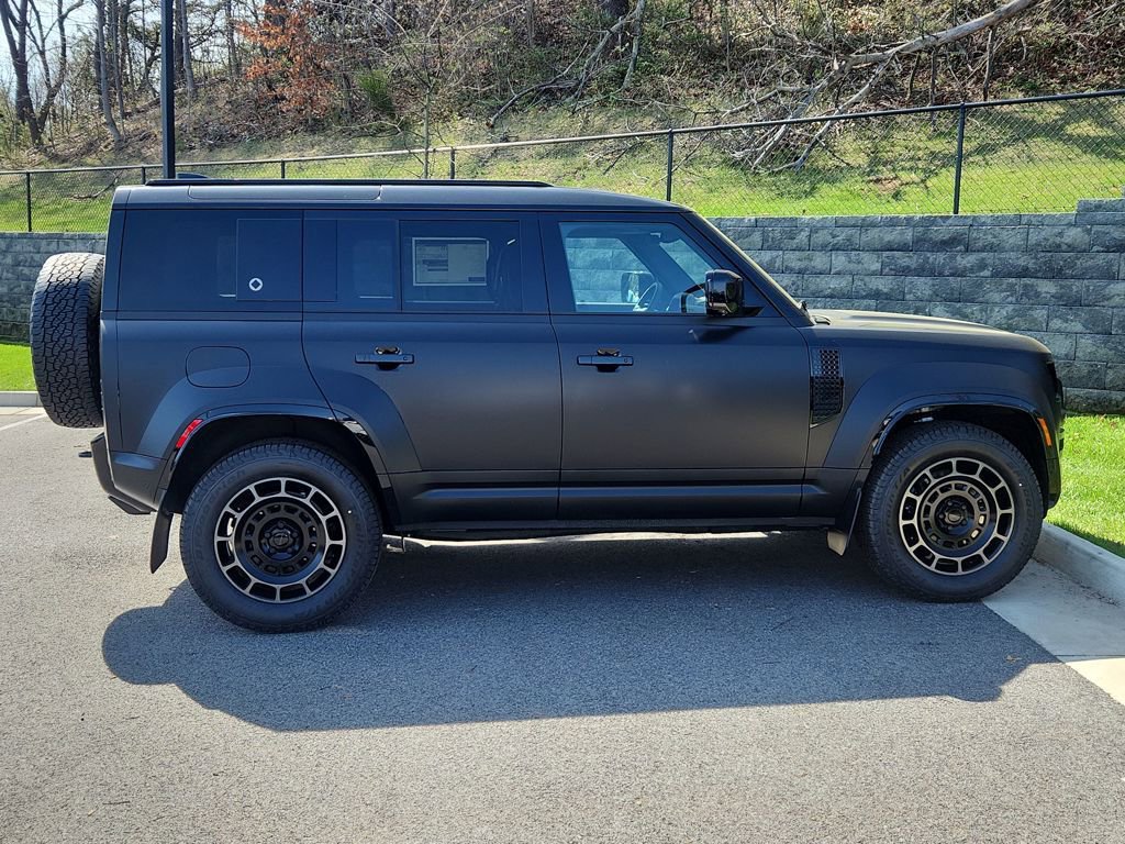 New 2026 Land Rover Defender 110 OCTA image 10