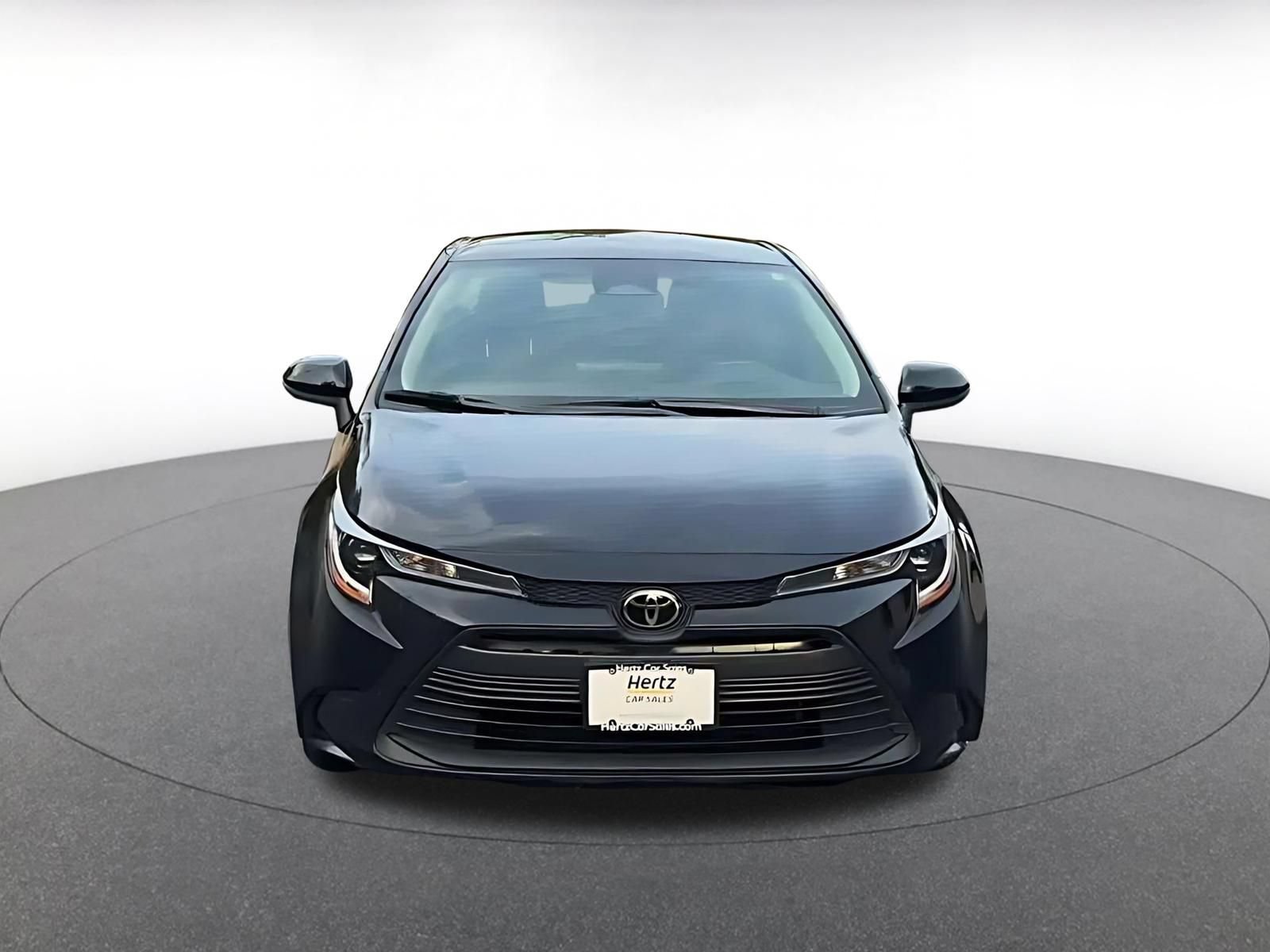 Used 2025 Toyota Corolla LE FWD image 4