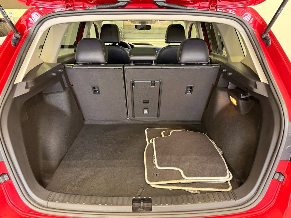 Used 2023 Volkswagen Taos SE w/ Panoramic Sunroof Package image 24