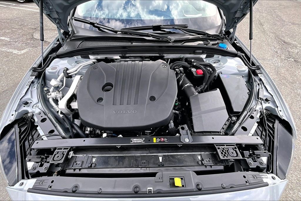 New 2026 Volvo V60 B5 Cross Country Plus w/ Protection Package Premier image 12