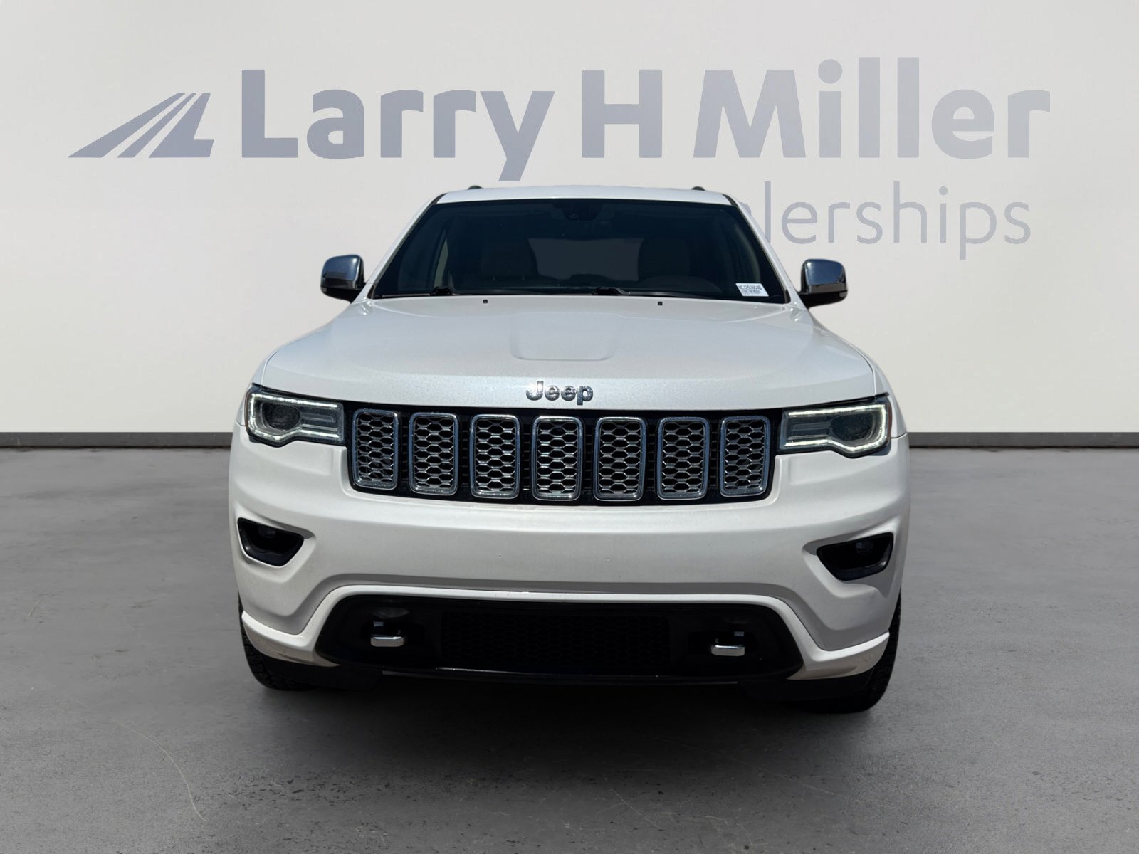 Used 2018 Jeep Grand Cherokee Overland AWD/4WD image 8