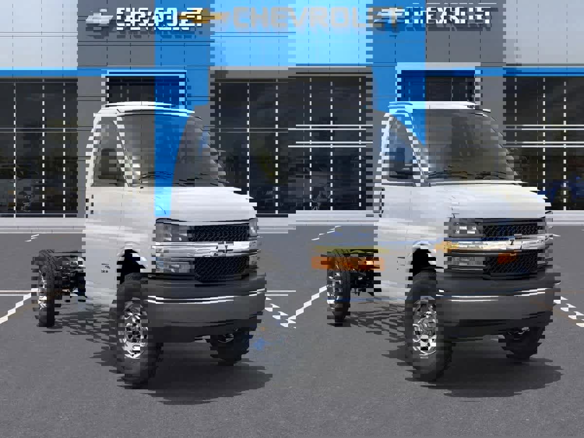 New 2025 Chevrolet Express 3500 w/ Power Convenience Package image 3