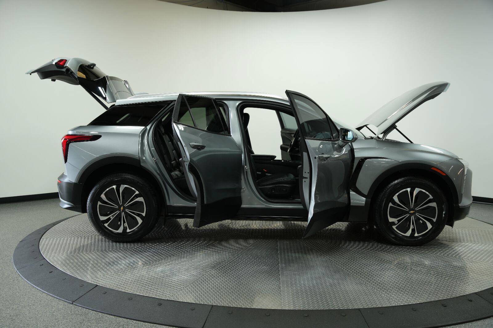 Certified 2024 Chevrolet Blazer EV LT AWD/4WD image 11