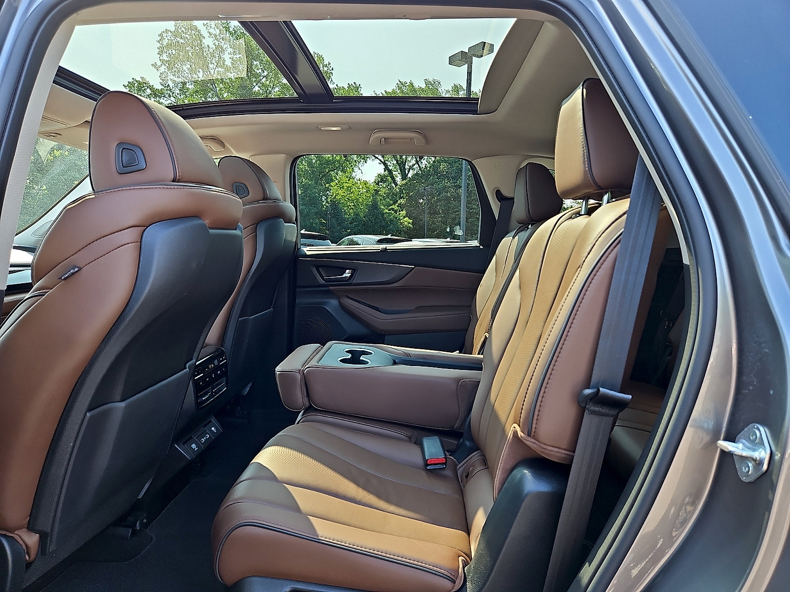 Certified 2023 Acura MDX SH-AWD w/ Advance Package image 12