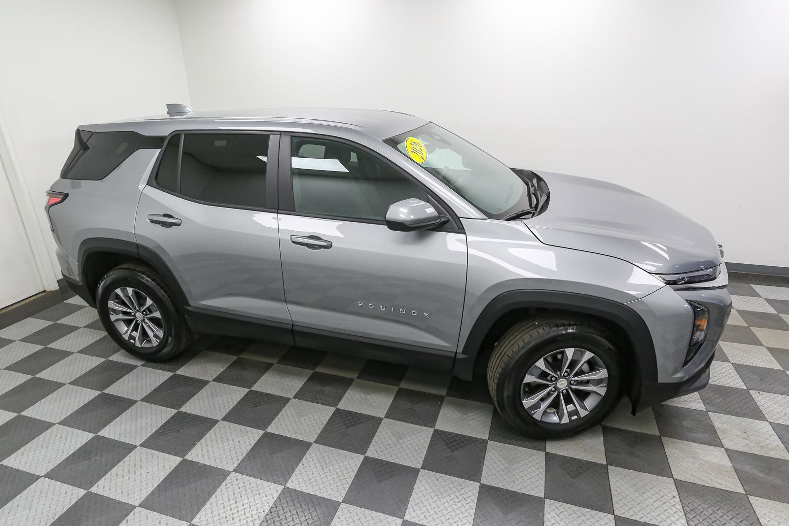 Used 2026 Chevrolet Equinox LT AWD/4WD image 5